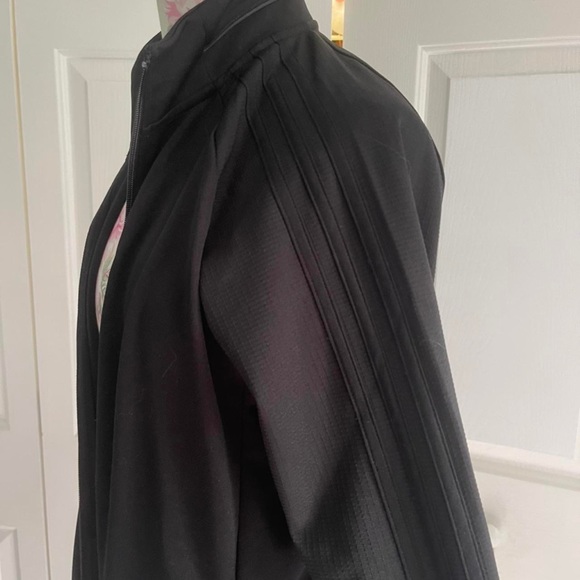 Adidas Climalite Black Jacket size M 🖤 - Picture 2 of 5